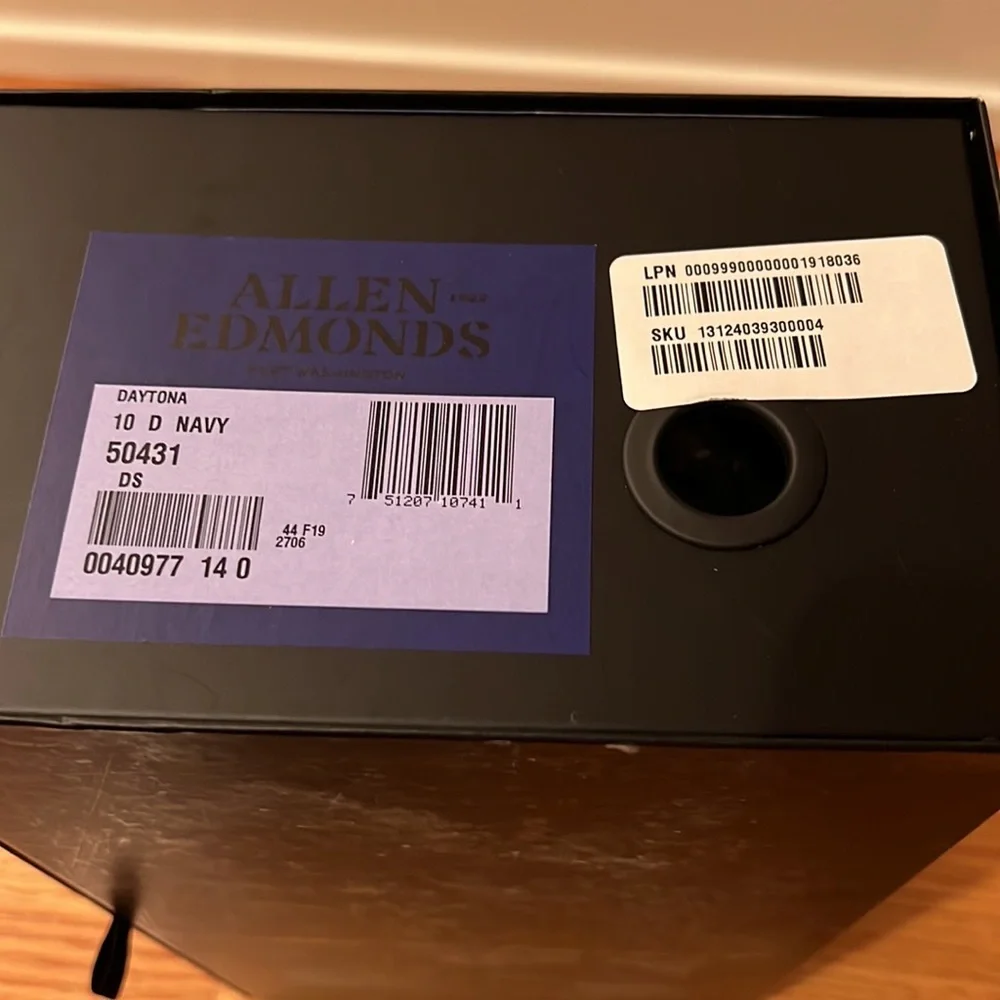 Navy Loafers by Allen Edmonds Size 10D NWT Box Dust Bag
